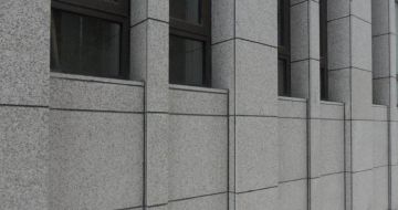 郑州芝麻灰外墙干挂石材及施工注意事项