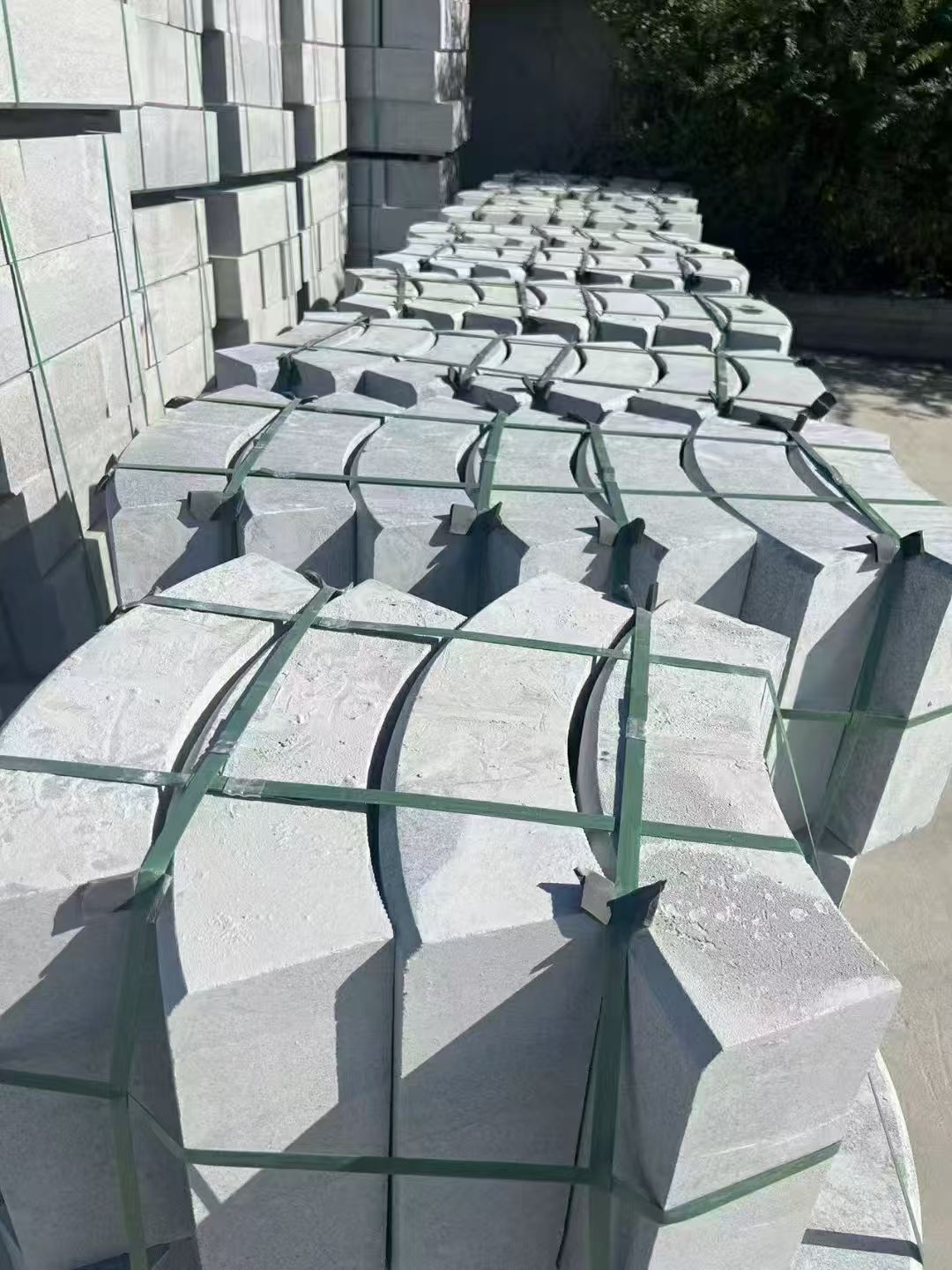 郑州 芝麻灰弧形路沿石