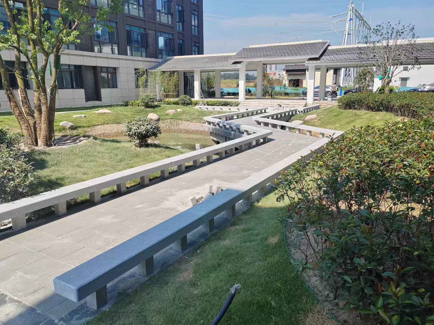 郑州 芝麻灰小区坐凳&栏杆安装效果