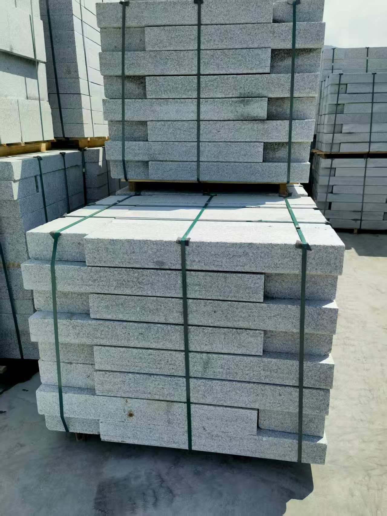 郑州 芙蓉白花岗岩路沿石、平石尺寸标准，色泽均匀