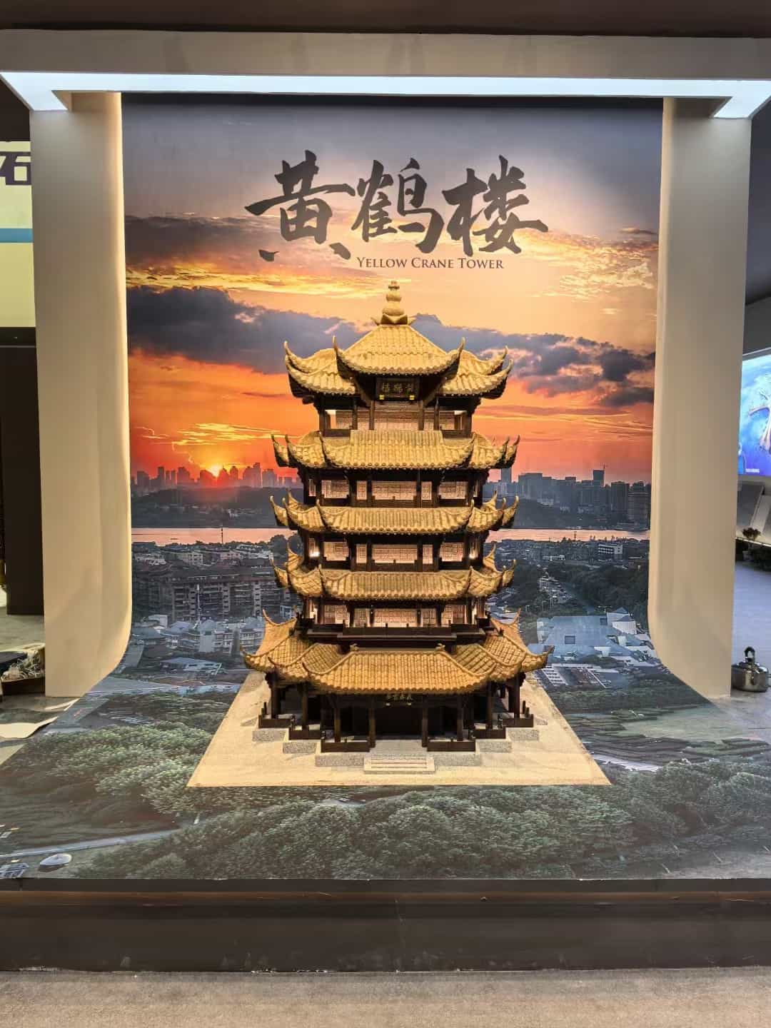 郑州仿古石文创作品-黄鹤楼