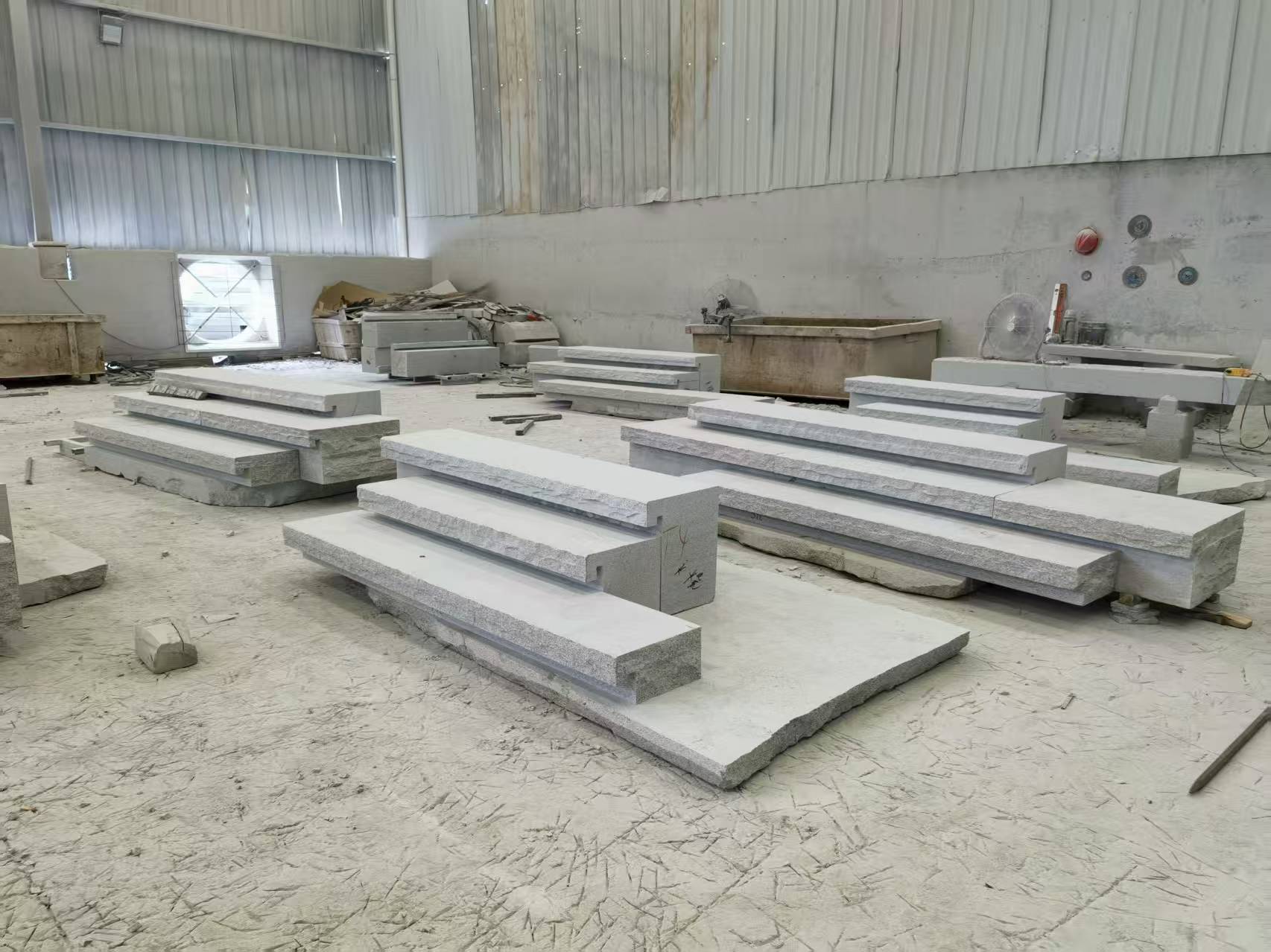 郑州 整石台阶（大面火烧+侧面自然面），出货前厂内拼装