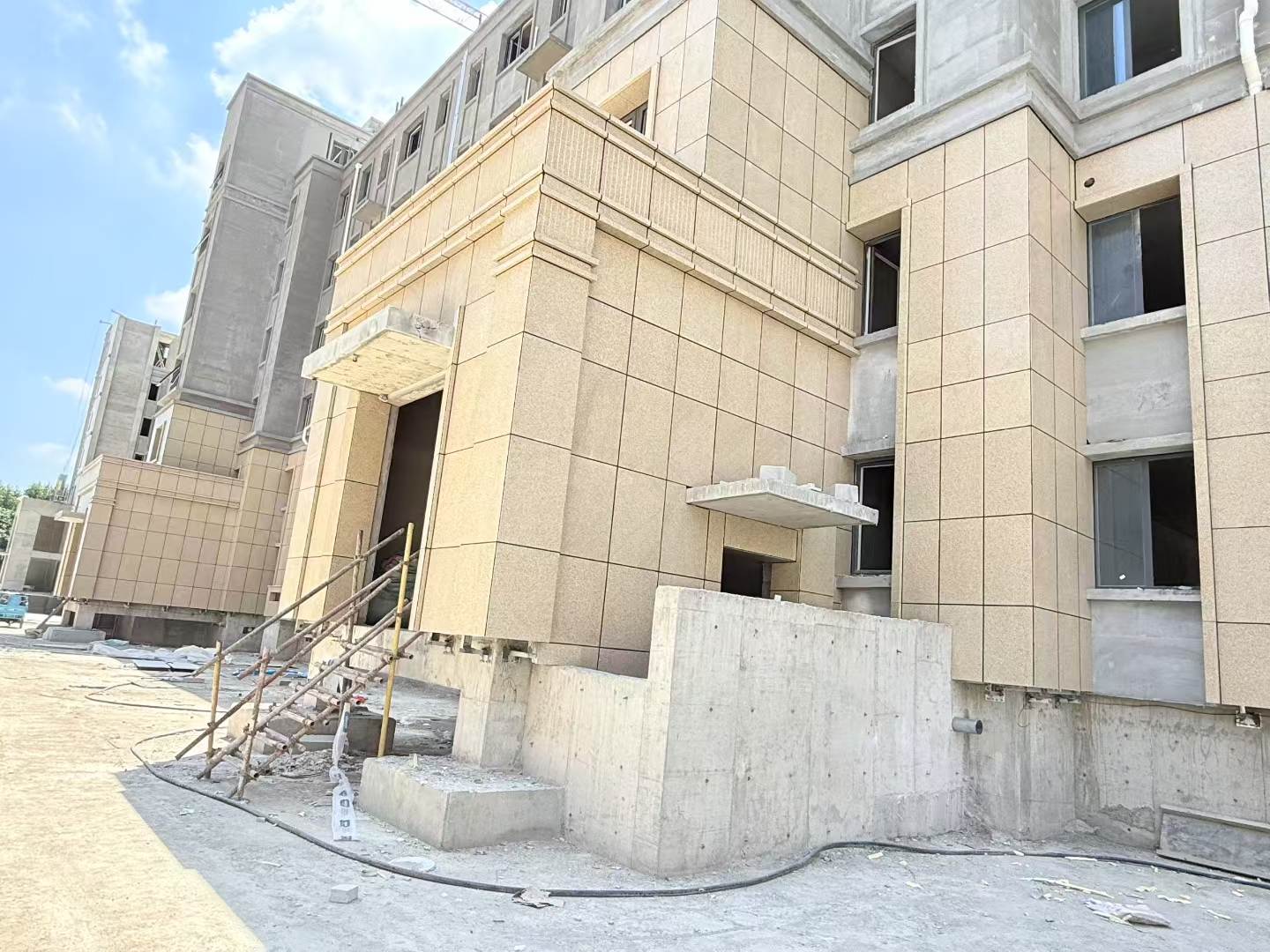 郑州 黄金麻干挂，工地实拍