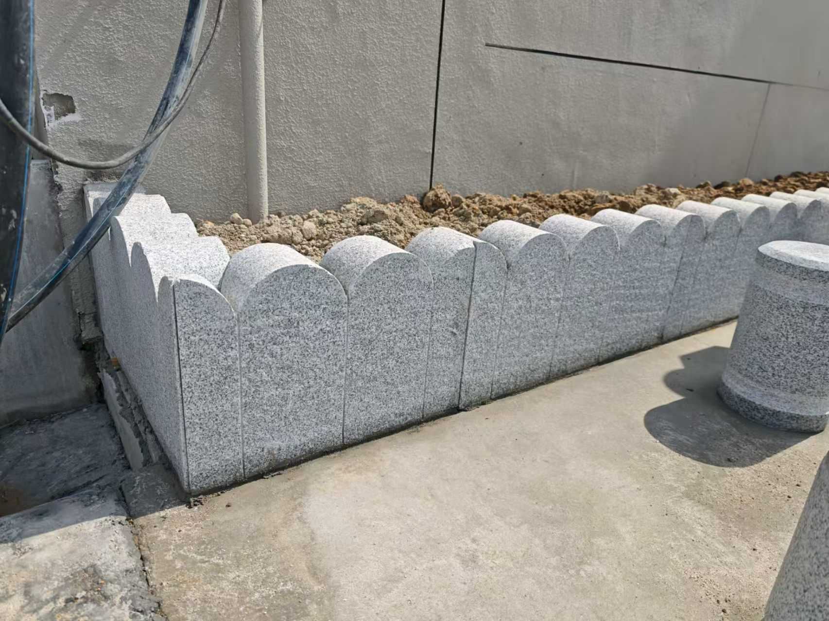 郑州 芝麻白花岗岩花边石铺装效果图